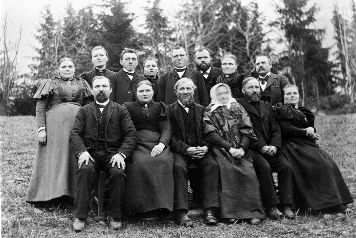 GR: 14, MARTIN FINBORUDS FAMILIE. Ukjente.