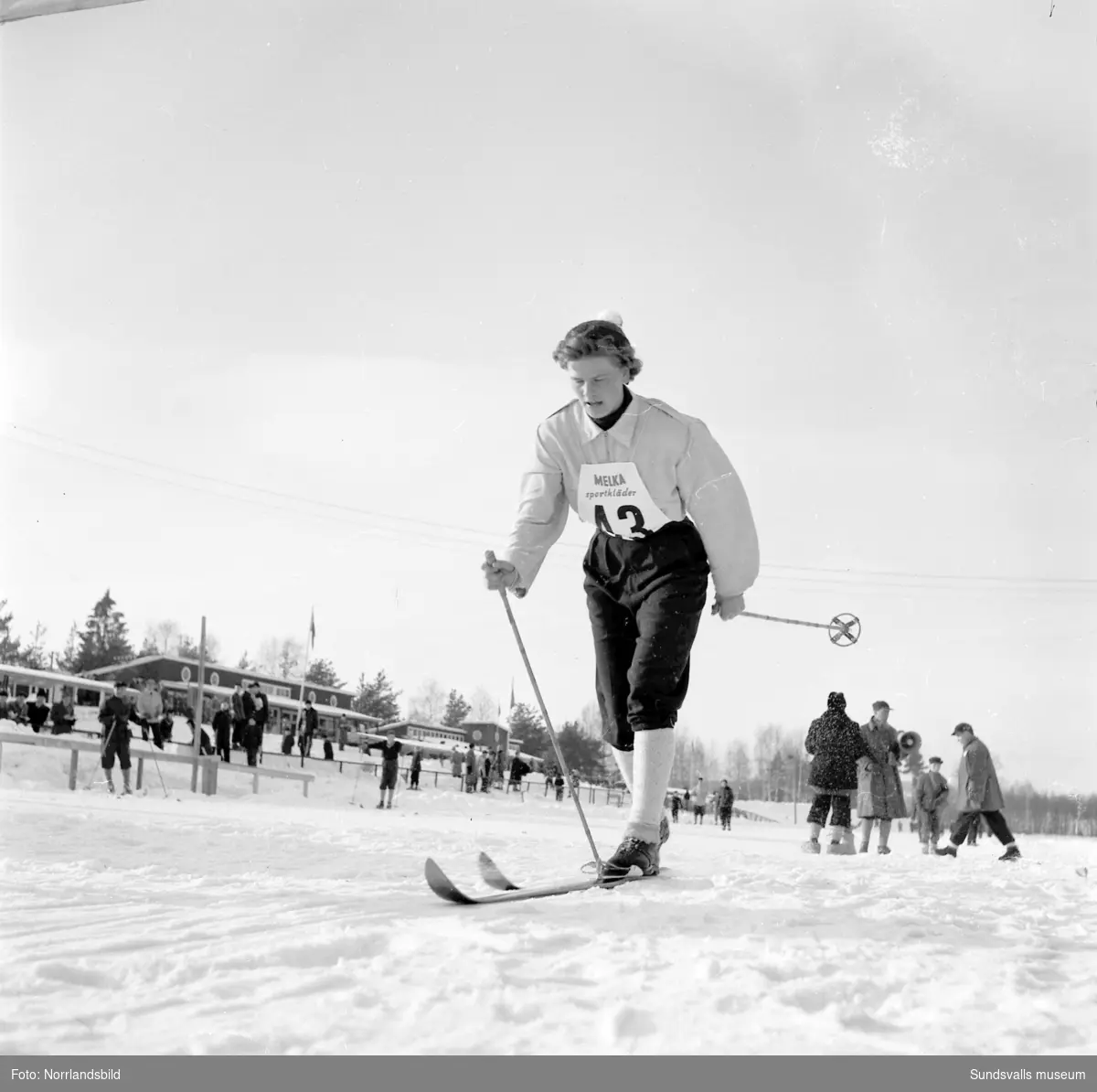 Skid-SM i Bergsåker, Sundsvall, 1955. Damstafett 3x7 km, vinnare Selångers SK (Margit Åsberg-Albrechtsson, Karin Engberg, Anna-Lisa Eriksson).