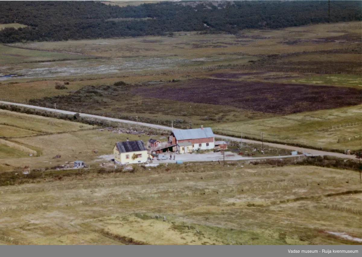 Flyfoto av Kariel, Vadsø kommune, 1963.