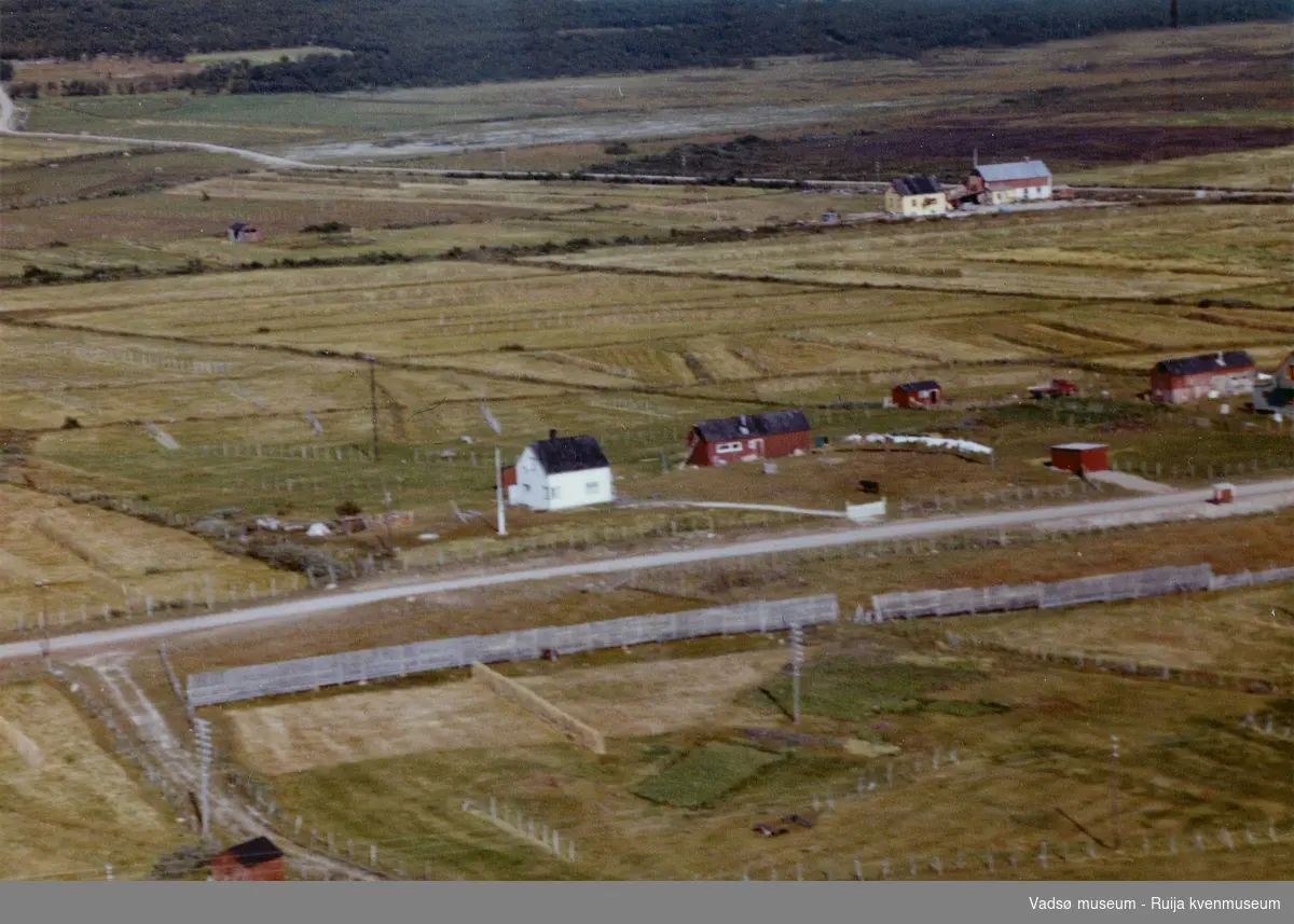 Flyfoto av Kariel, Vadsø kommune, 1963.