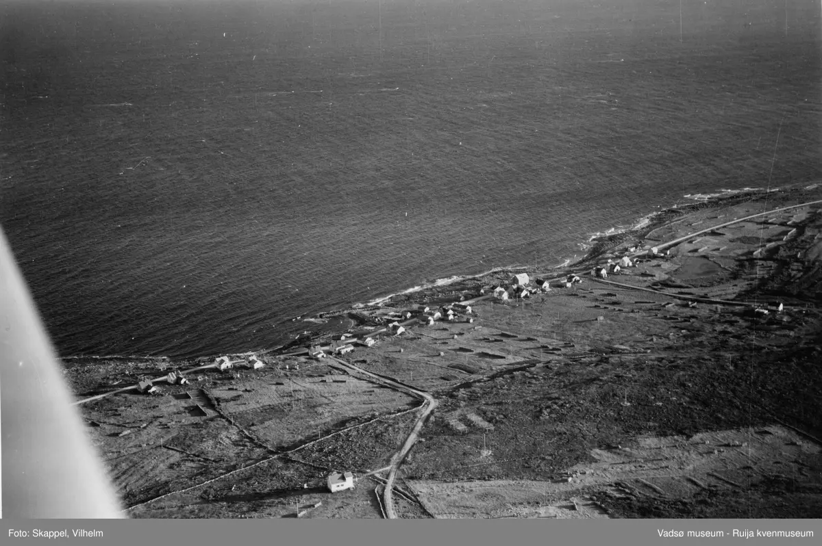 Flyfoto av Salttjern, Vadsø kommune, 1953.