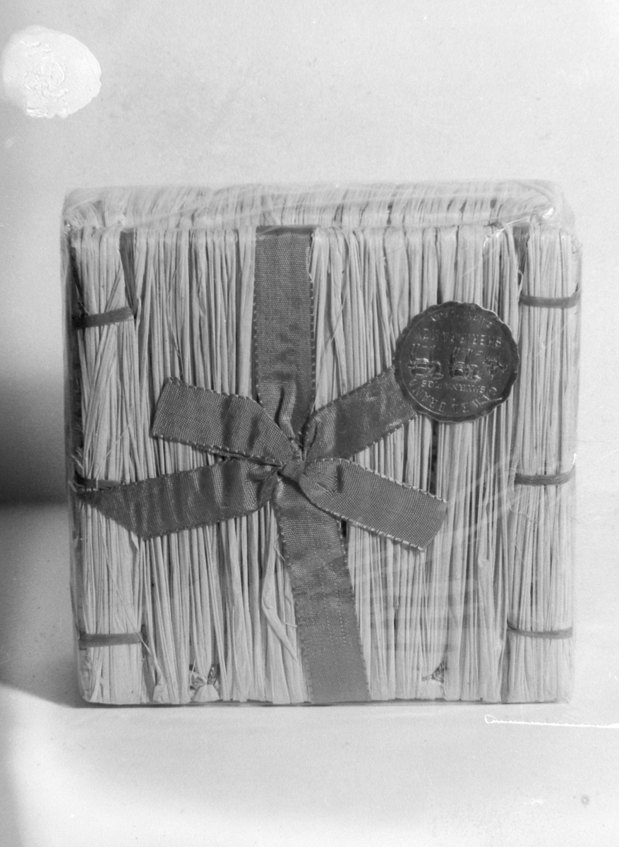 Firma R. Kjeldsberg, foto av fiken, dadler og rosiner
