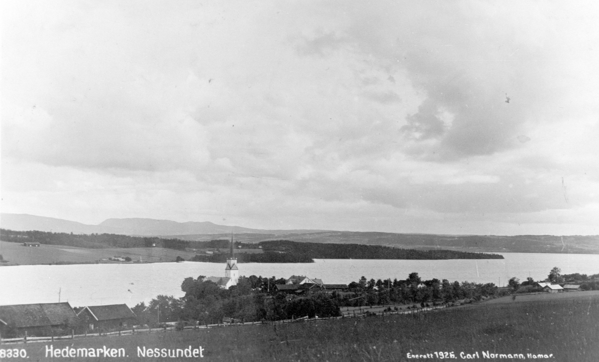 Postkort, Ringsaker, Tingnes, Nessundet mot Helgøya, Nes kirke,
