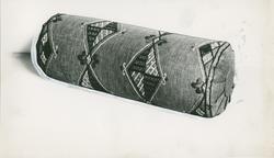 Vi pynter opp i stuen: broderi 1930-75