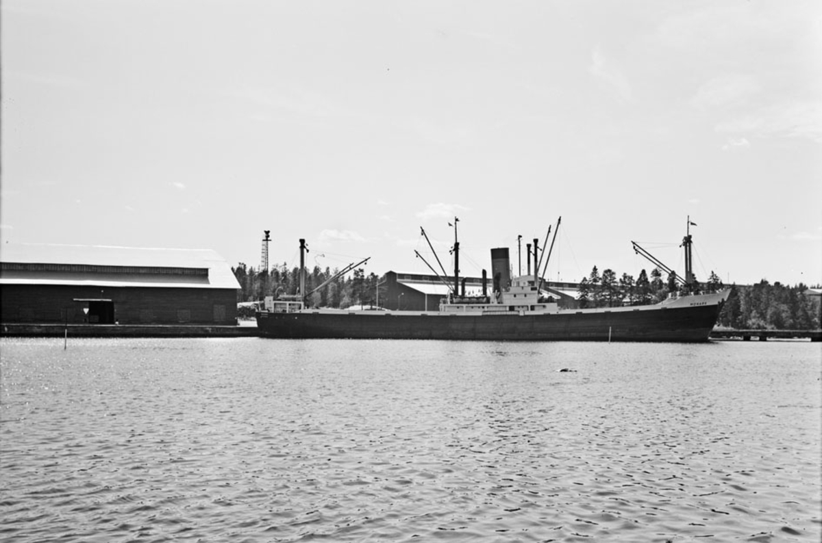Ägare:/1965-71/: Arnold de Champs AB. Hemort: Stockholm.