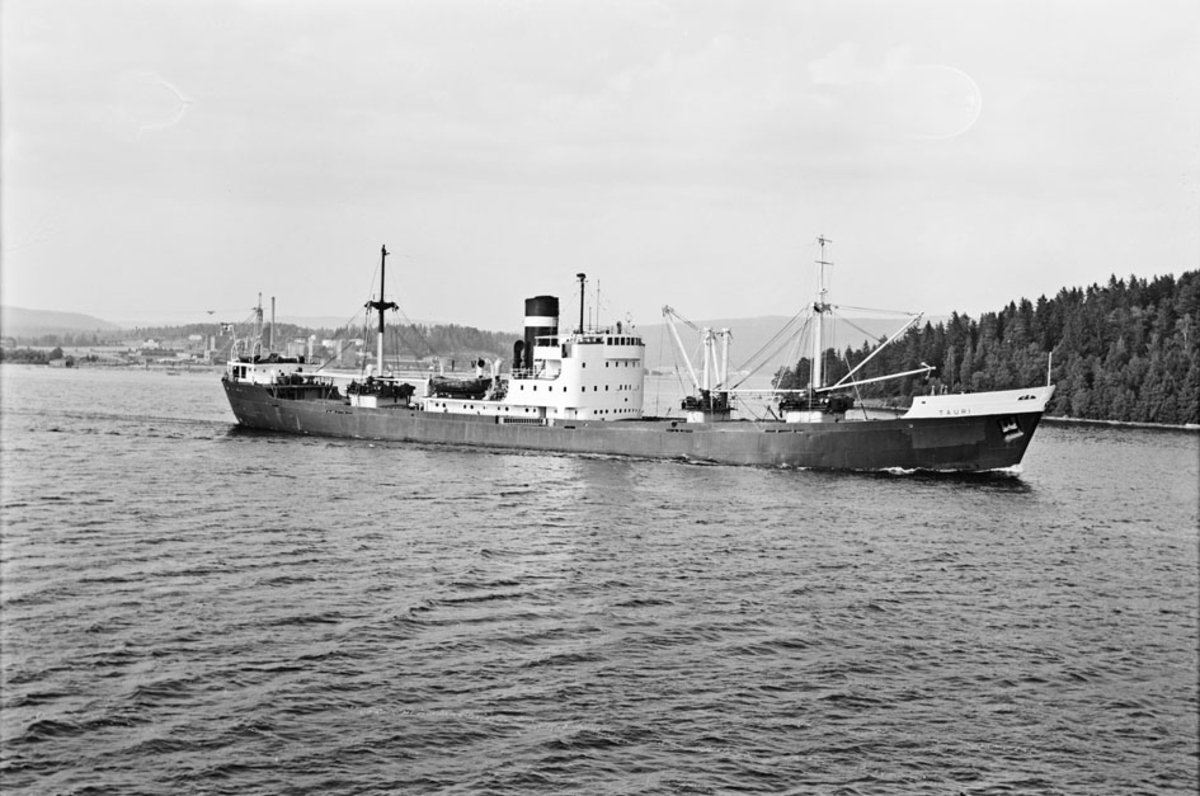 Ägare:/1949-67/: Rederi AB Iris. Hemort: Stockholm.