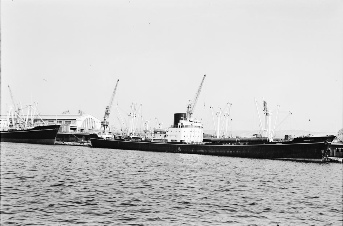 Ägare:/1968-76/: Compagnie des Messageries Maritimes S.A. Hemort: Dunkerque.
