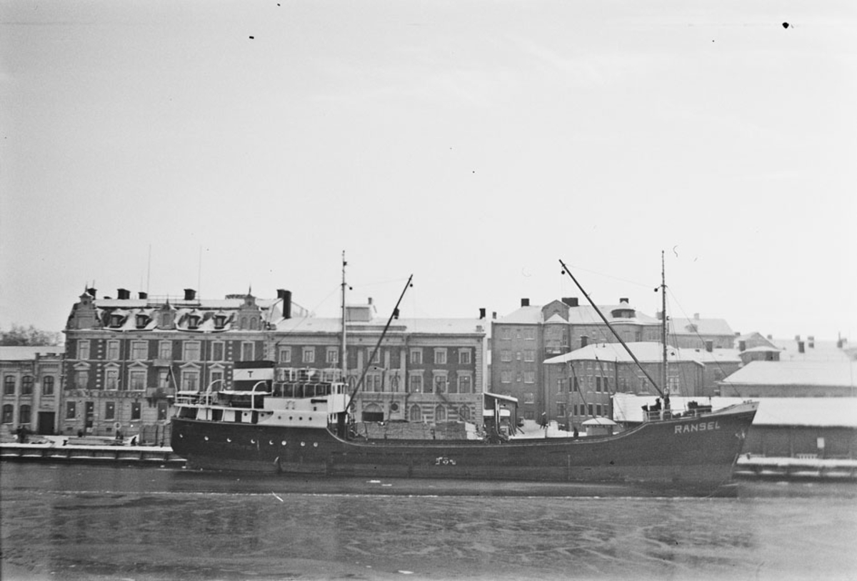 Ägare:/1950-54/: J. Teerling. Hemort: Delfzijl.