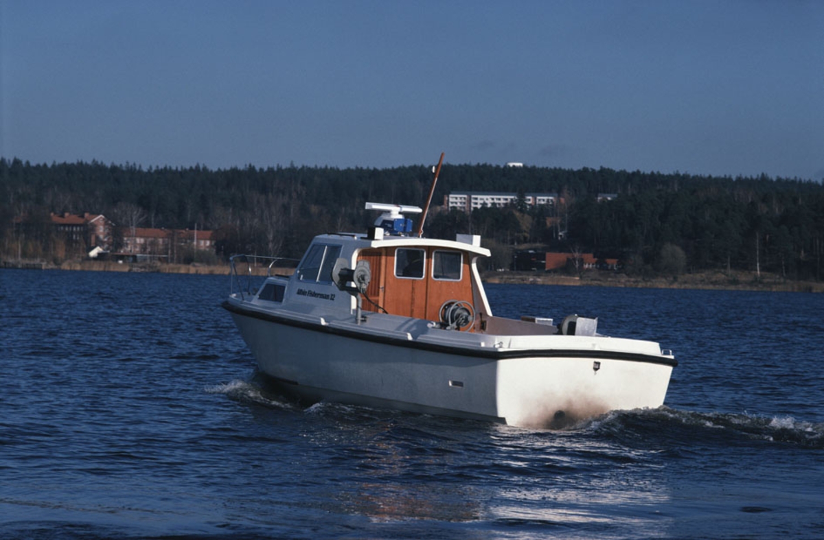 Albin Fisherman 32