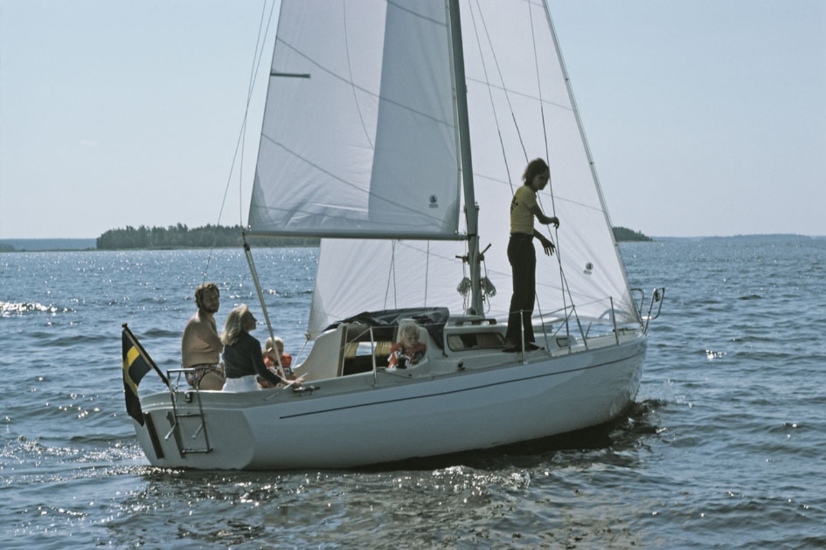 Albin Viggen seglar på Vänern.