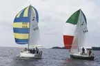 Två Albin Viggen seglar för spinnaker.