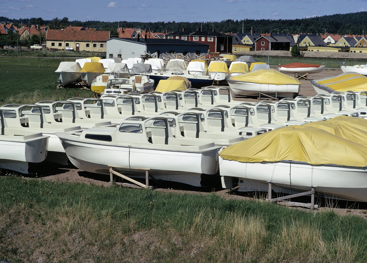 Båtupplag vid Albin Marins anläggning i Kristinehamn.