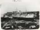 Lastångfartyget BALTIC på slipen 1923-24. Det var det största fartyget på slipen då.
Udden t.v. kallades 