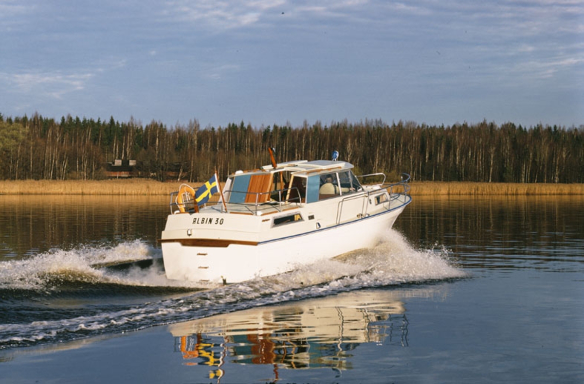 Albin 30