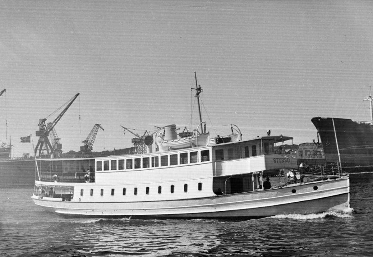 Fotodatum 2/8 1955.
Exakt samma bild finns i CG Jacksons samling som Fo220990, acc nr 1957:928