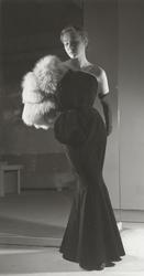 NK:s Franska damskrädderit. Mannekäng, möjligen Ulla-Britt E