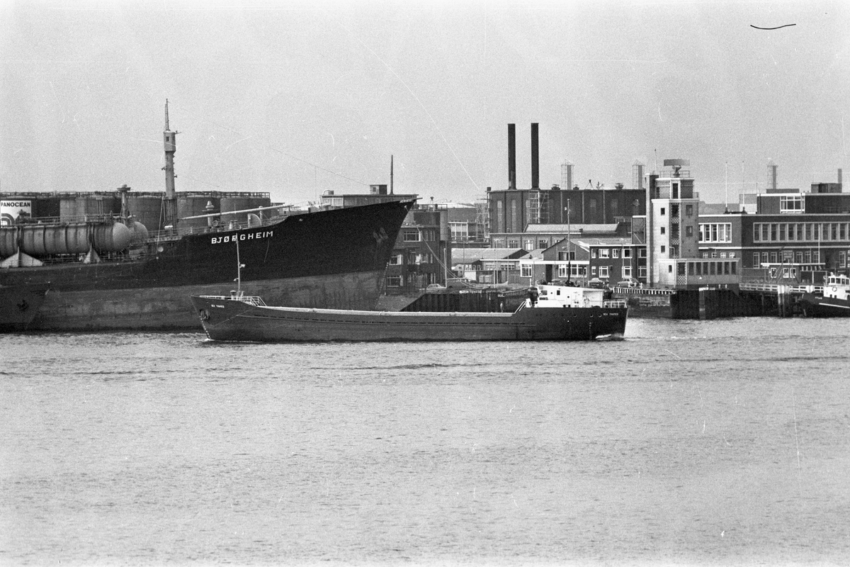 Ägare:/1973-80/: Freight Express - Seacon Ltd. Hemort: Singapore.