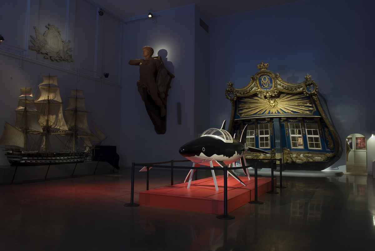 Utställningsdokumentation av "Tintin till sjöss"
Översiktsbild
"Hajen" i minneshallen