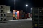 Lossning vid containerterminalen Frihamnen i Stockholm.
