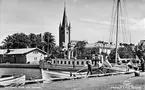 Mariestad. Parti från hamnen.
Äkta Fotografi.
Foto& Ensamrätt: A/B Almqvist & Cöster, Hälsingborg.