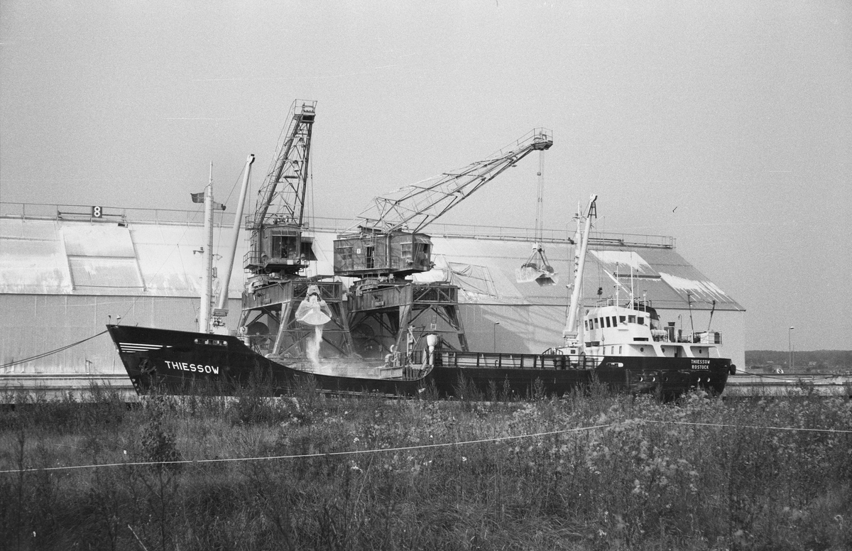 Ägare:/1974-81/: VEB. Deutfracht / Seereederei. Hemort: Rostock.