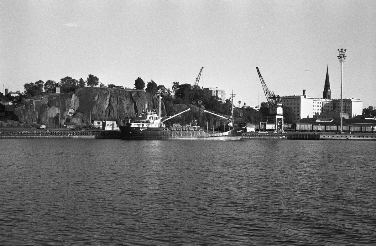 Ägare:/1966-73/: VEB. Deutsche Seereederei Rostock. Hemort: Rostock.
