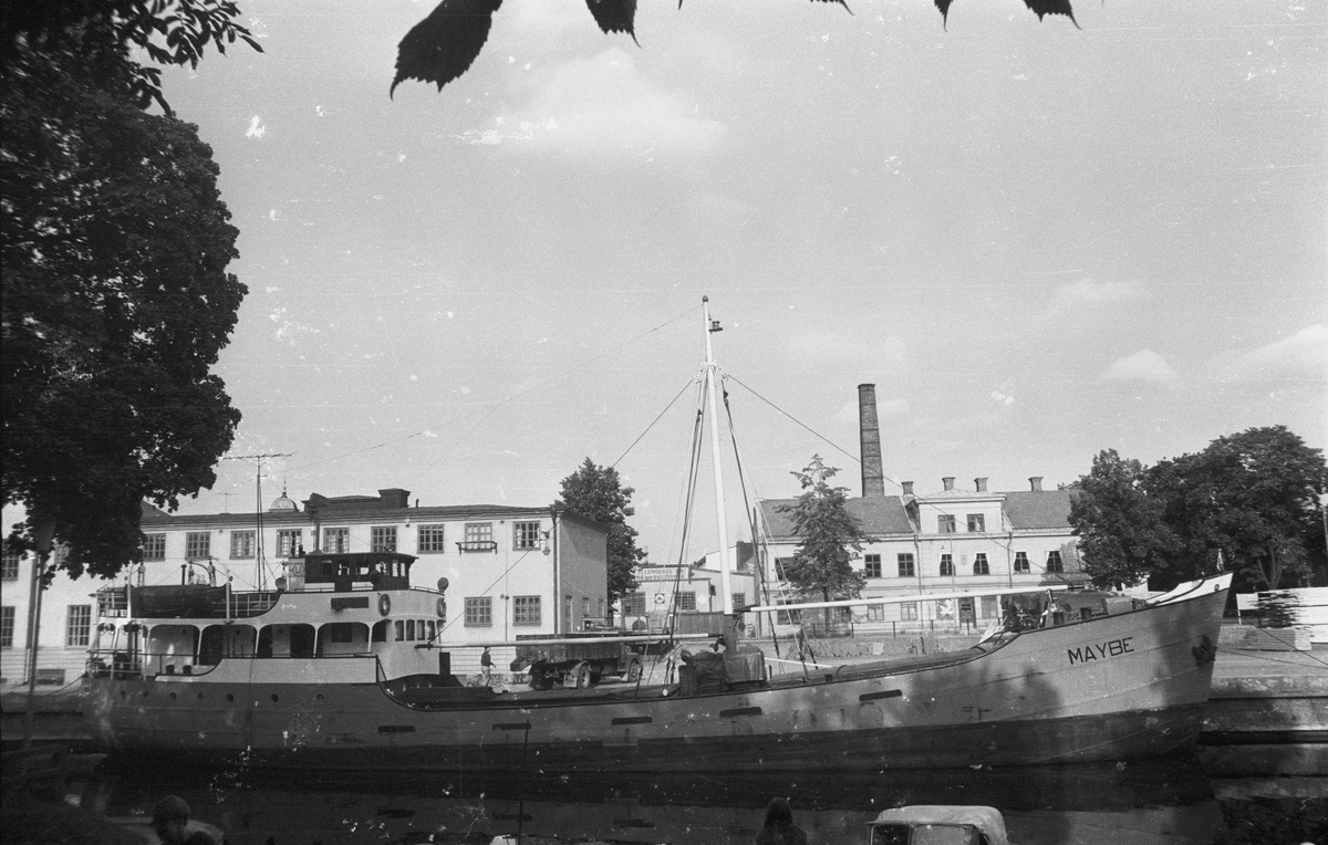 Ägare:/1962-70/: Rederi AB Uman. Hemort: Hällevik.