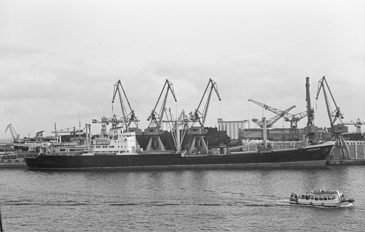 Ägare:/1965-73/: Joaquin Ponte Naya S.A. Hemort: La Coruna.