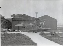 [från fotobeskrivningen:] "Marinens flyg, Galärvarvet 1921 T