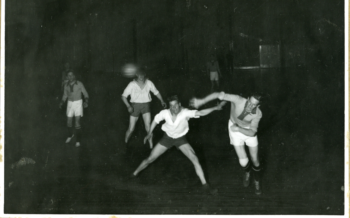 Flottister under en handbollsmatch.