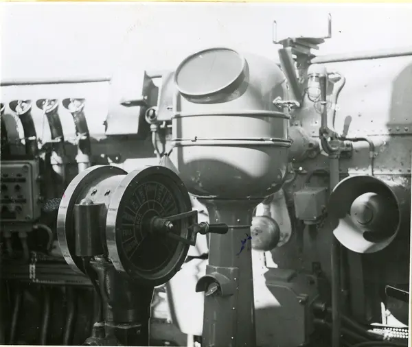 Under provturen, kommandobryggan.