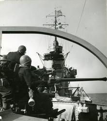 Enkel 40-a på jagaren.