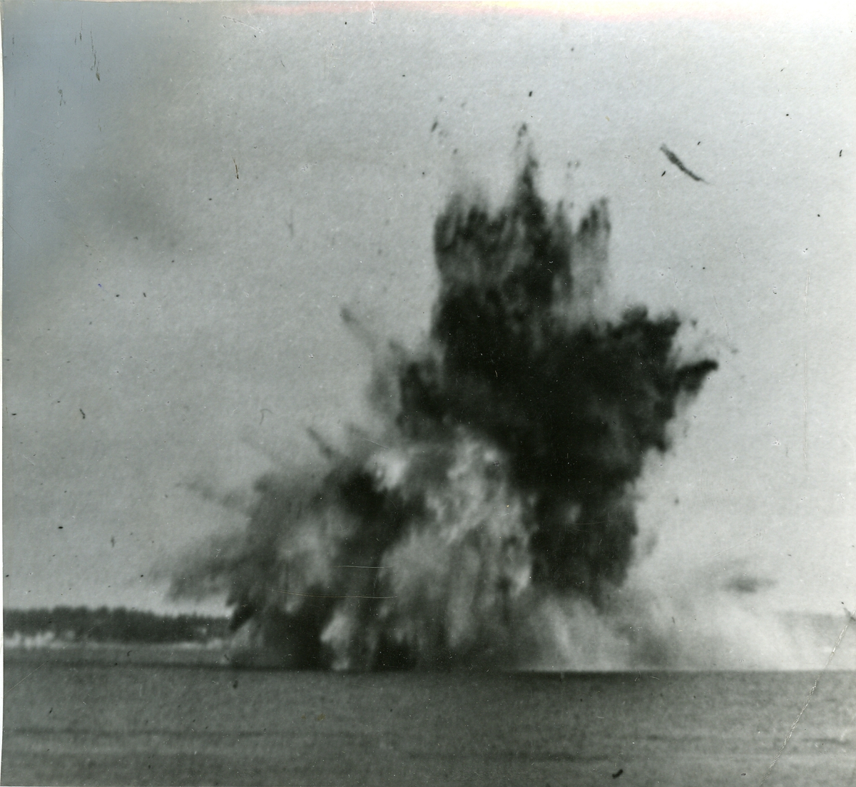 Mina detonerar.