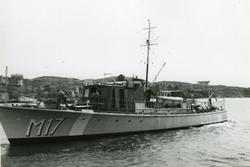 Vid spaningarna efter sjunka U-båten Ulven.