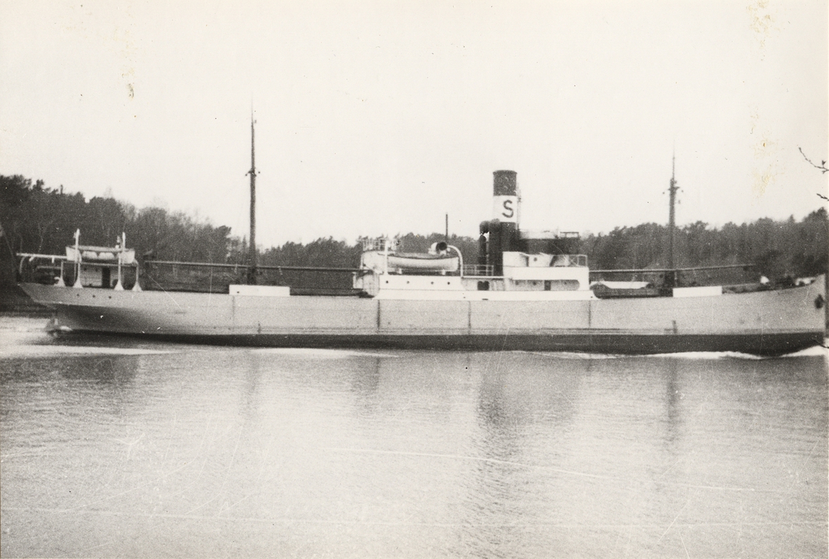 Lastångfartyget MAGNE den 5.5.1927 i Tenösund.