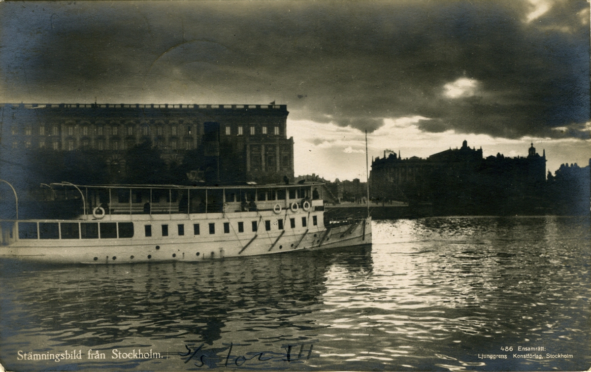 Stämningsbild från Stockholm.
466 Ensamrätt
Ljunggrens Konstförlag, Stockholm
...Import,.