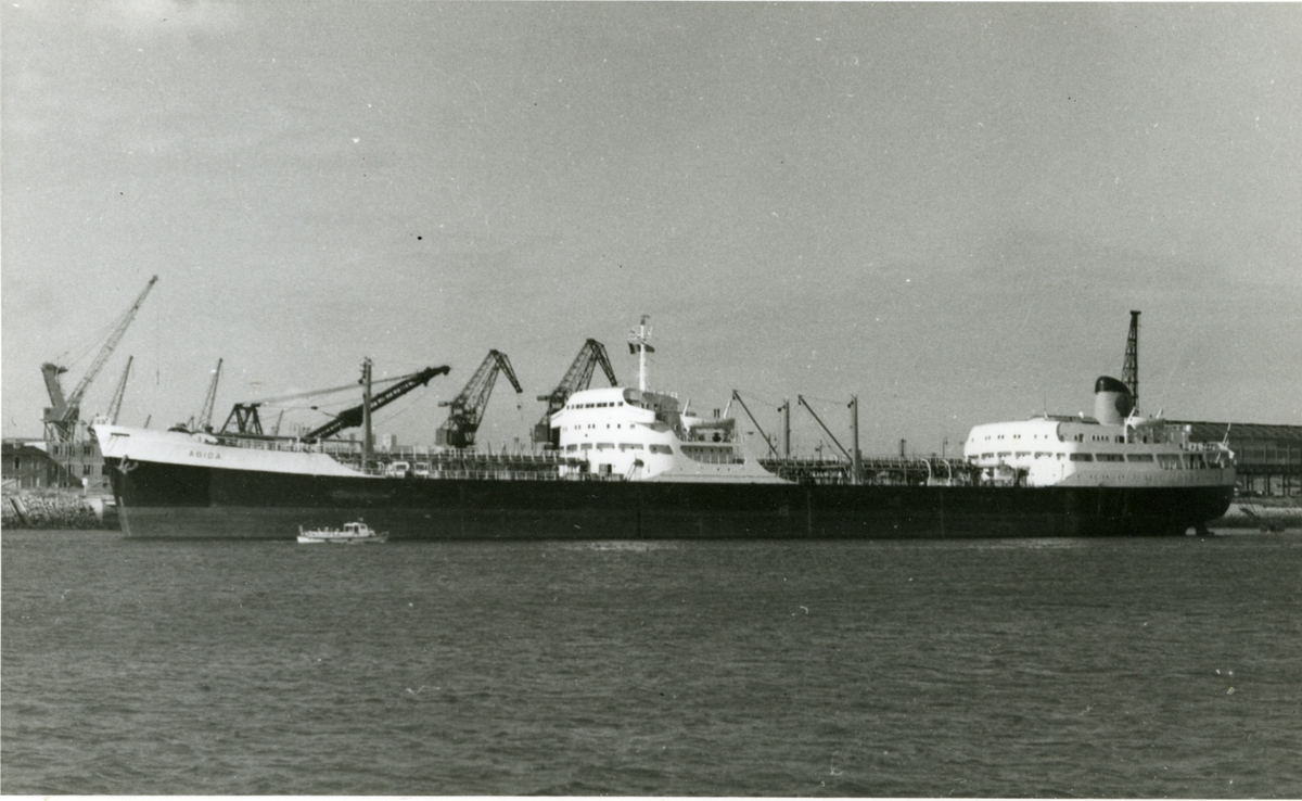 Byggd av N.V. Machinefabriek & Scheepswerf van P.Smit jr., Rotterdam.
Ägare:/1958-85/: Maatschappij tot FinanciÃ«ring van Bedrijfspanden N.V. Hemort: sÂ´Gravenhage.