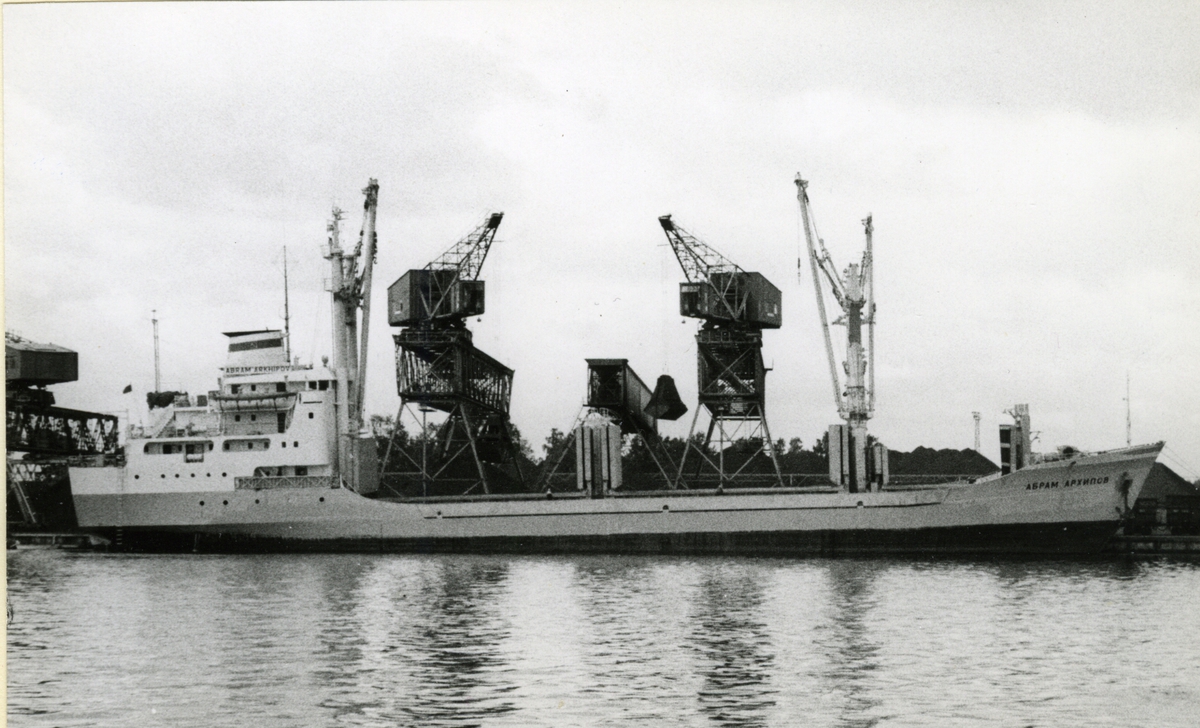 Byggd av Nystads Varv A/B., Nystad.
Ägare:/1973-91/: S.S.S.R-Lithuanian Shipping Co. Hemort: Klaipeda.