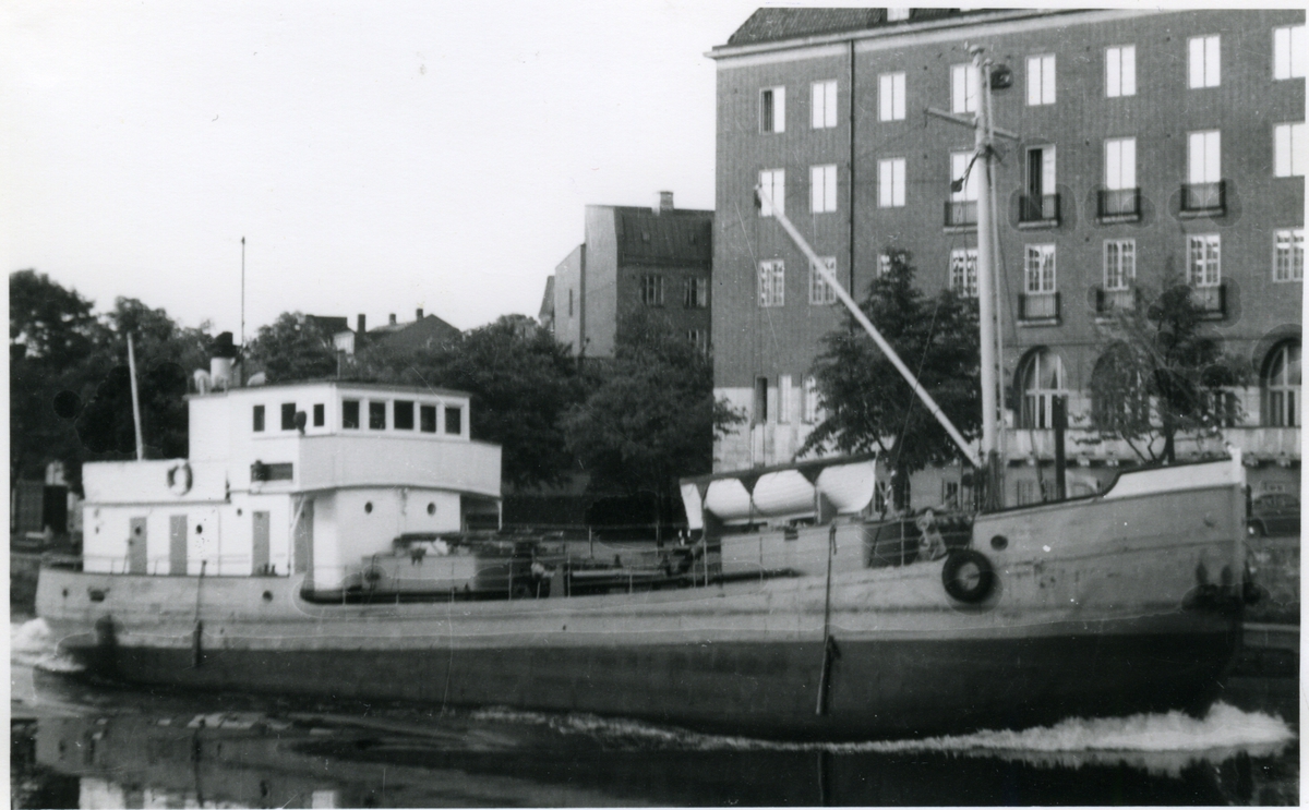 Ägare:/1964-70/: Slamskeppnings-A/B. Hemort: Göteborg.