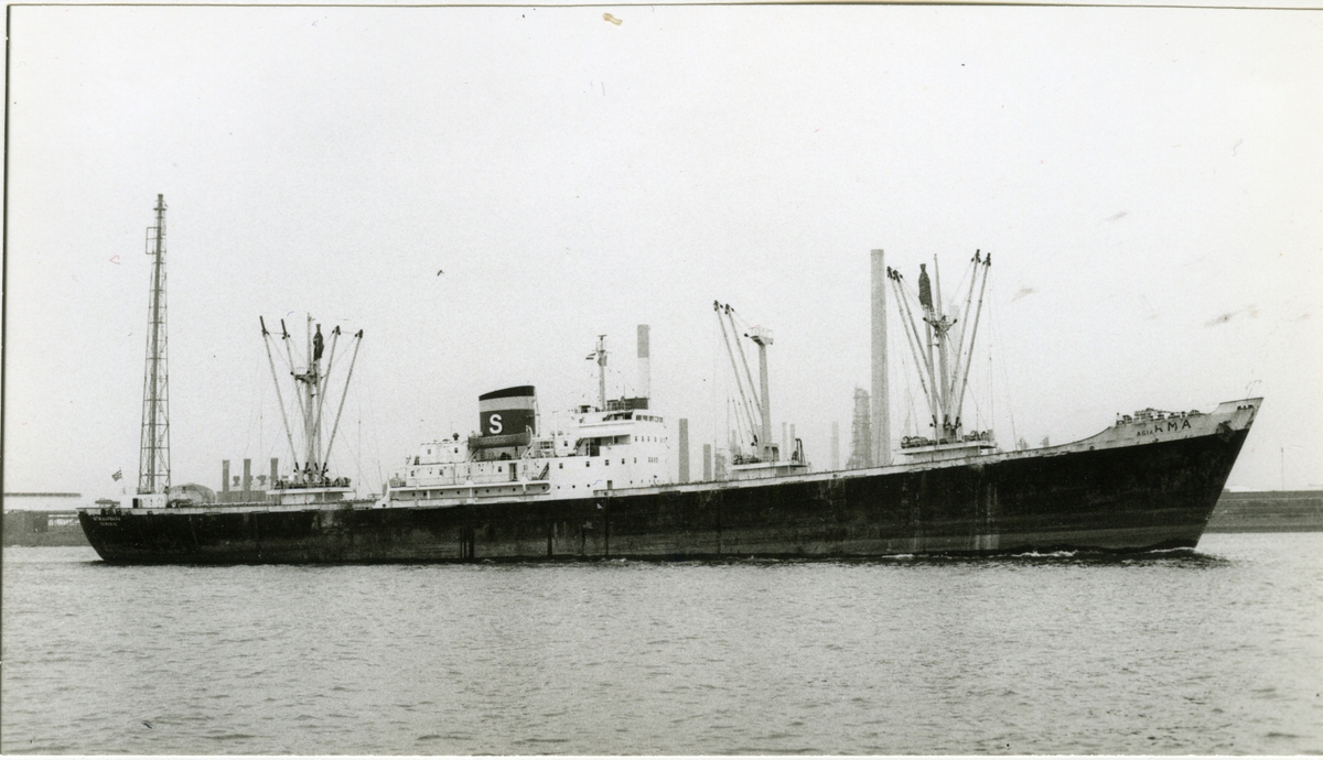 Ägare:/1977-84/: Greek-Home Shipping Co. S.A. Hemort: Peiraievs.
