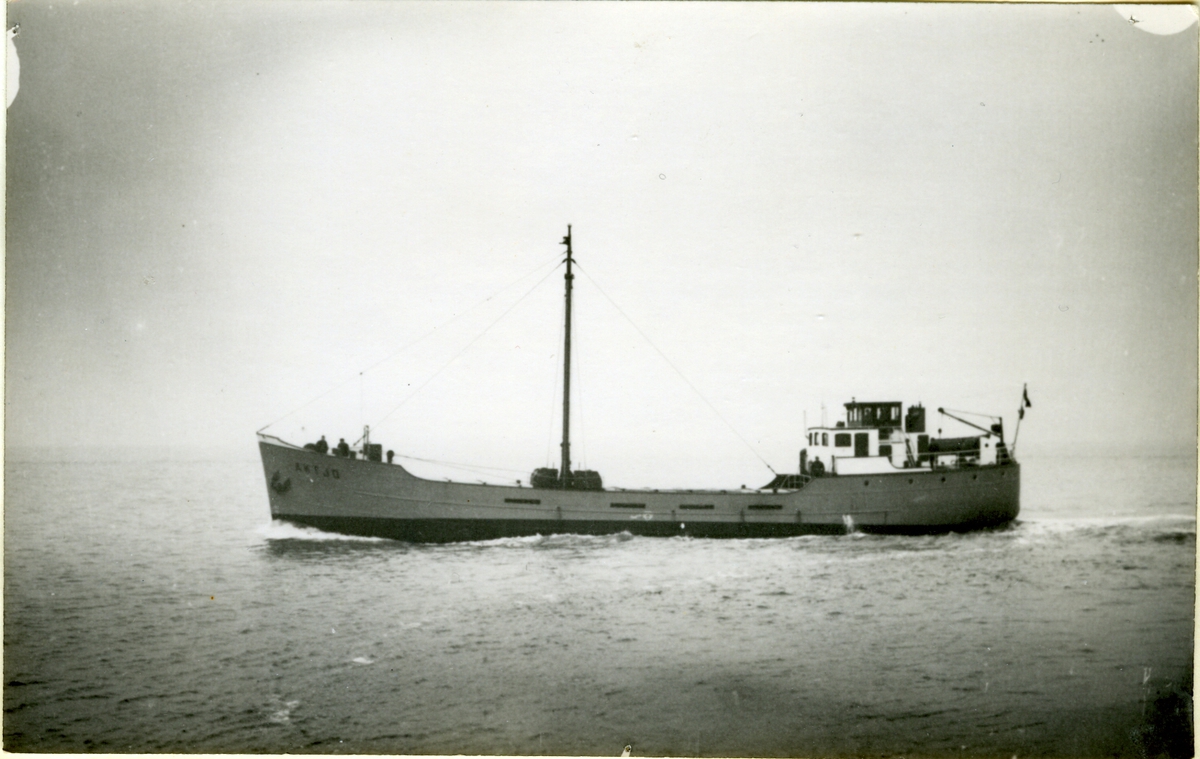 Ägare:/1937-44, 1945-57/: F. Middendorp. Hemort: Delfzilj.