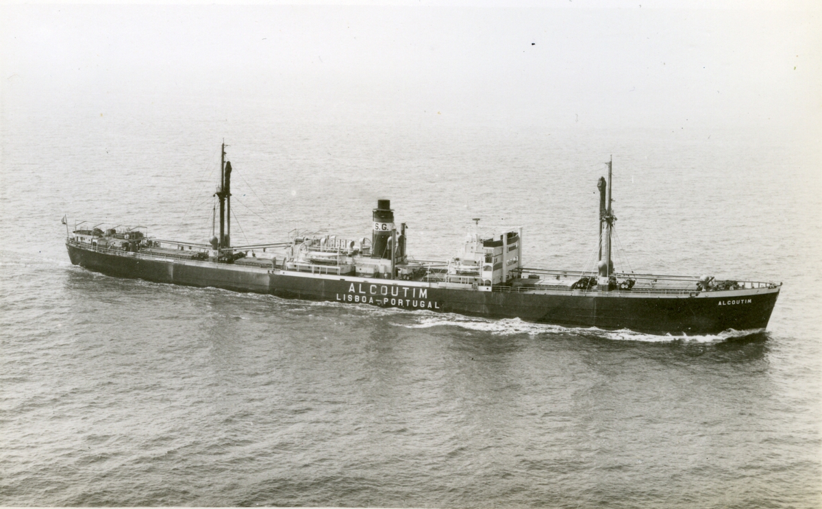 Ägare:/1946-71/: Sociedade Geral de Comércio, IndÃºstria & Transportes S.A.R.L. Hemort: Lisboa.
Ombygd 1946 av Estaleiro Naval da A.G.P.L., Lisboa.