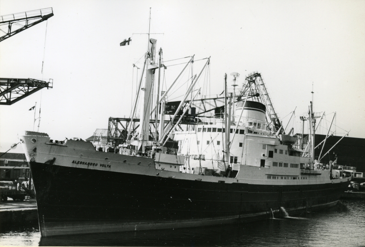 Ägare:/1956-74/: Italia, S.p.A. di Navigazione. Hemort: Genova.