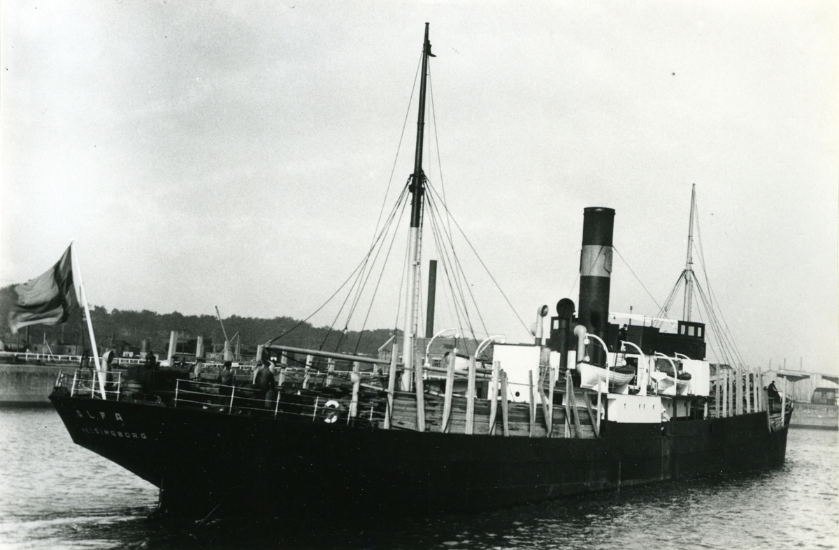Ägare:/1929-1947/: Rederi A/B. Alfa. Hemort: Helsingborg.