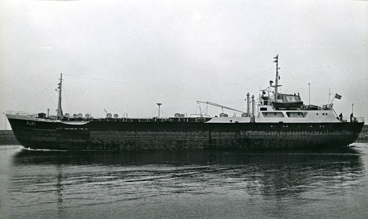 Ägare:/1969-73/: Rederi A/B. Alvi. Hemort: Göteborg.
Förlängd 1973 - ombyggd 1976.
