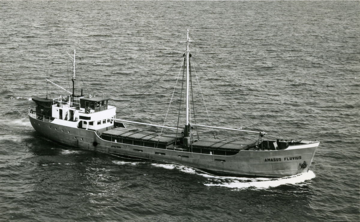 Ägare:/1950-60/: ett partrederi, Huvudredare: C.F. Hamster. Hemort: Delfzilj.