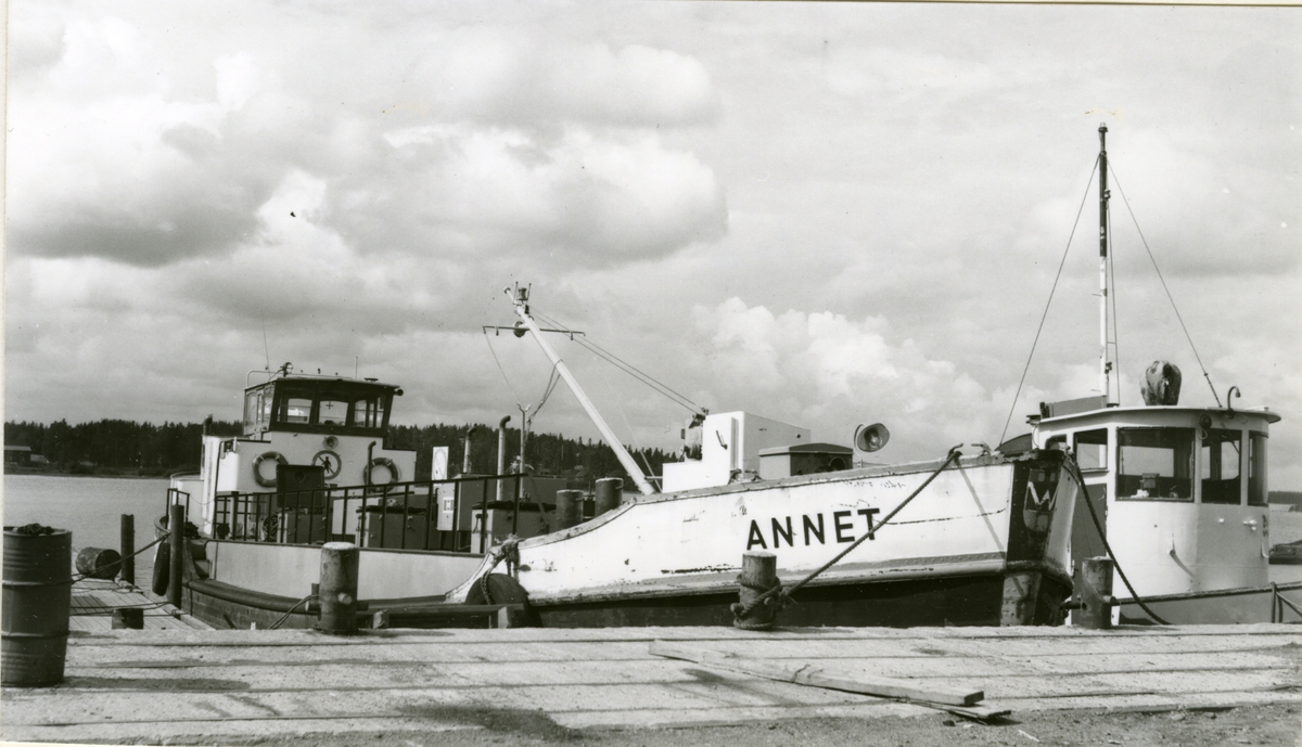 Ägare:/1977-79/: Sjö-Transport-Service i Luleå A/B. Hemort: Luleå.