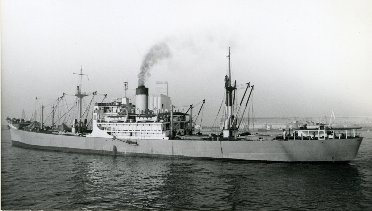 Ägare:/1969-1973/: Golden Star Shipping Co. Ltd. Hemort: Famagusta.
