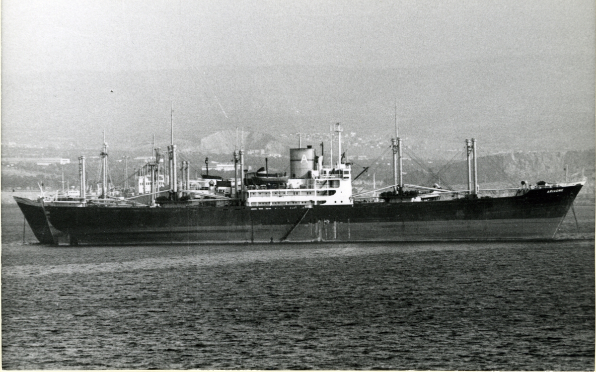 Ägare:/1970-72/: Ariadne Shipping Co. S.A. Hemort: Peiraievs.