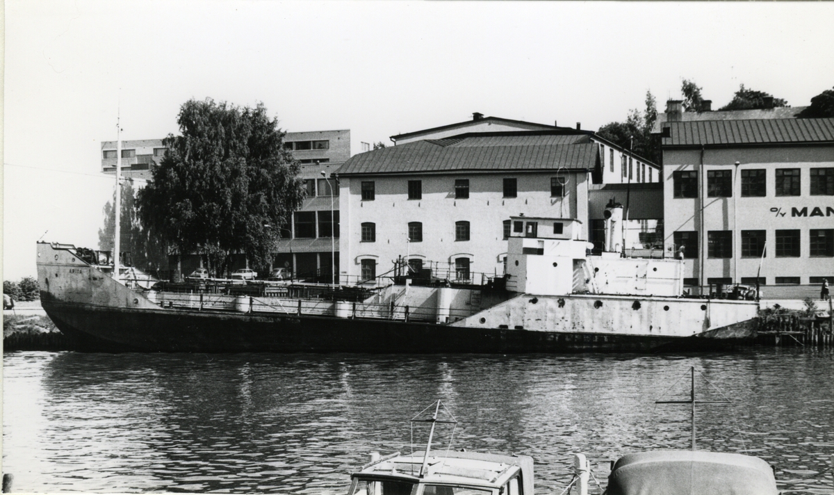 Ägare:/1964-75/: O/Y Finntank AB. Hemort: Nådendal.